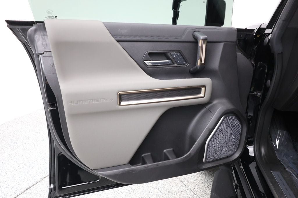 Used 2024 GMC Hummer EV 2X AWD/4WD image 9