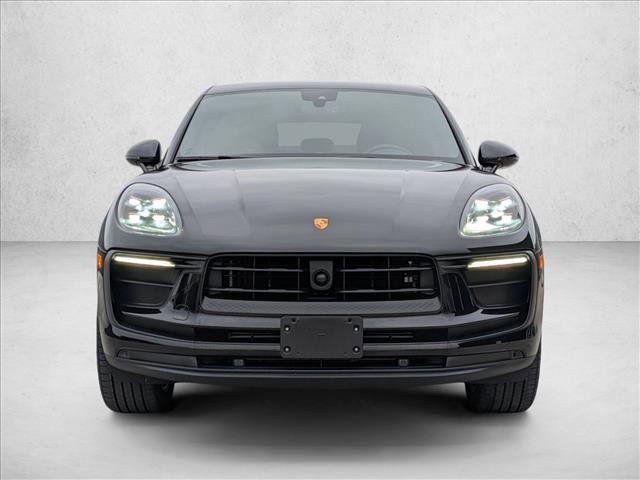Certified 2023 Porsche Macan image 6