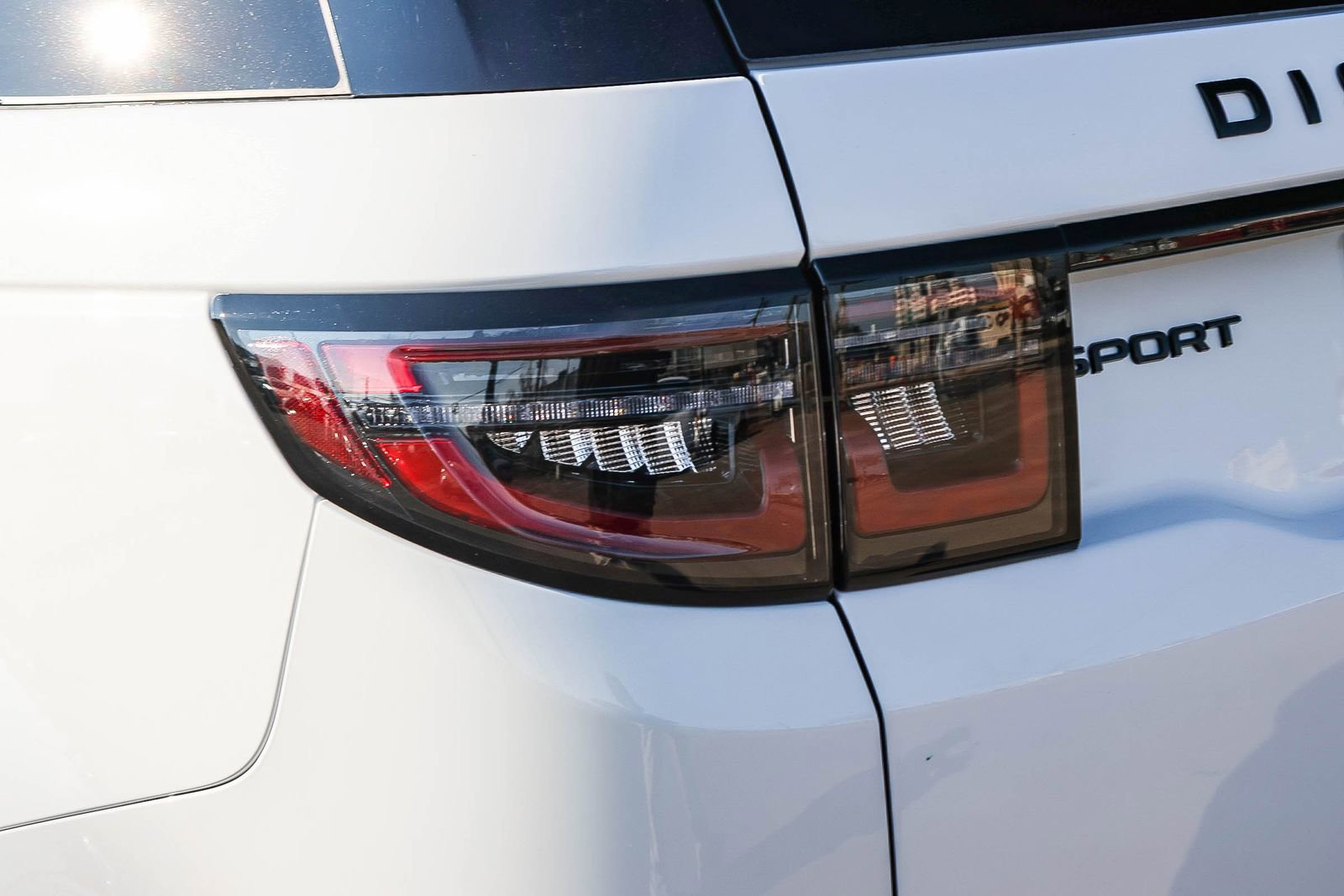 New 2025 Land Rover Discovery Sport Dynamic SE image 11