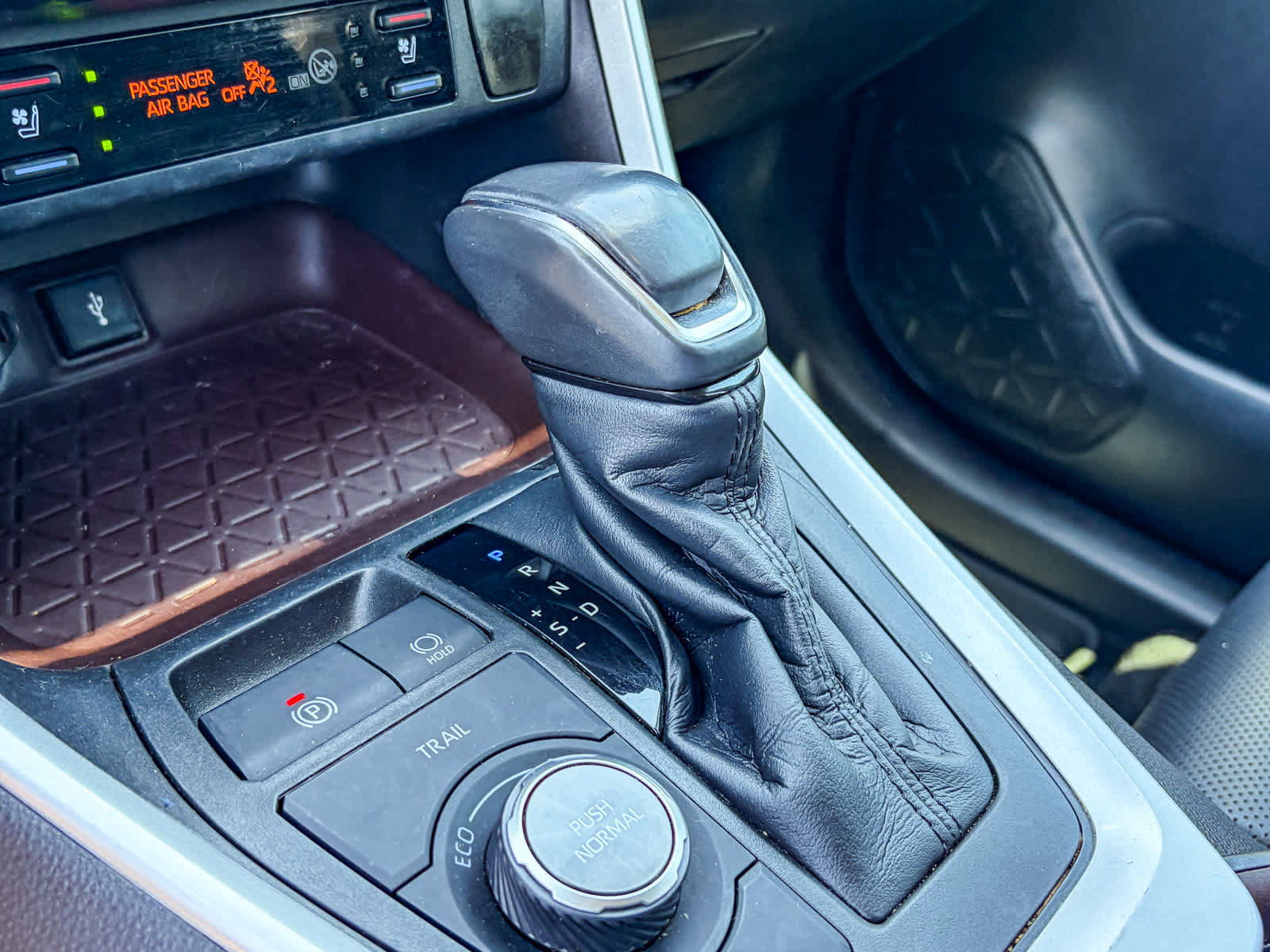 Used 2020 Toyota RAV4 Limited w/ Limited Grade Weather Package image 19