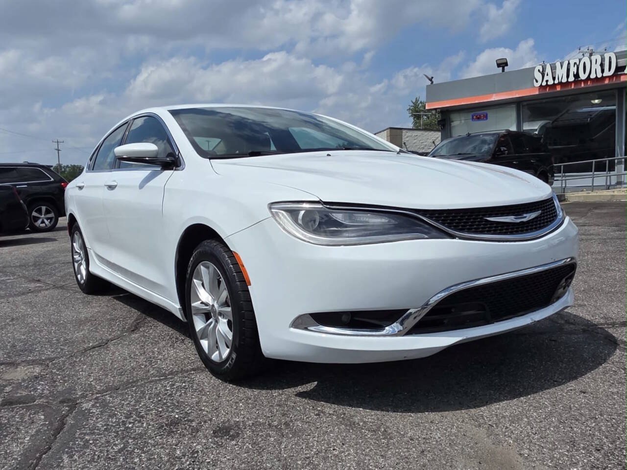 Used 2016 Chrysler 200 C FWD image 7