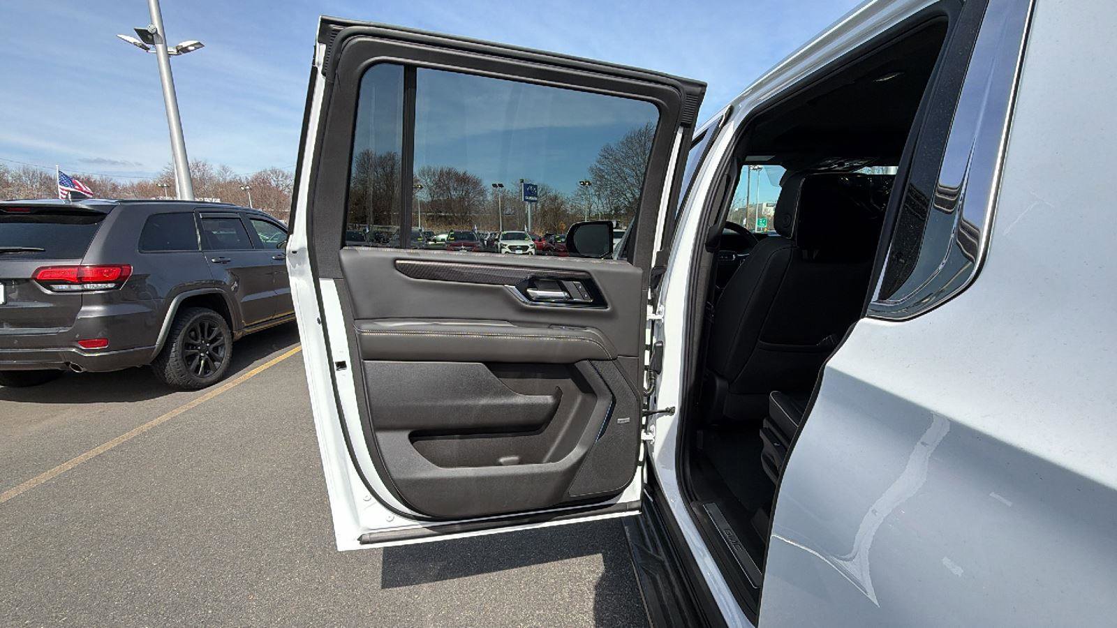 New 2026 GMC Yukon XL Elevation w/ Elevation Premium Package AWD/4WD image 35
