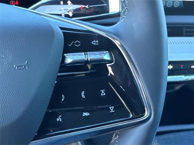 New 2026 Cadillac Optiq Luxury 2 image 25