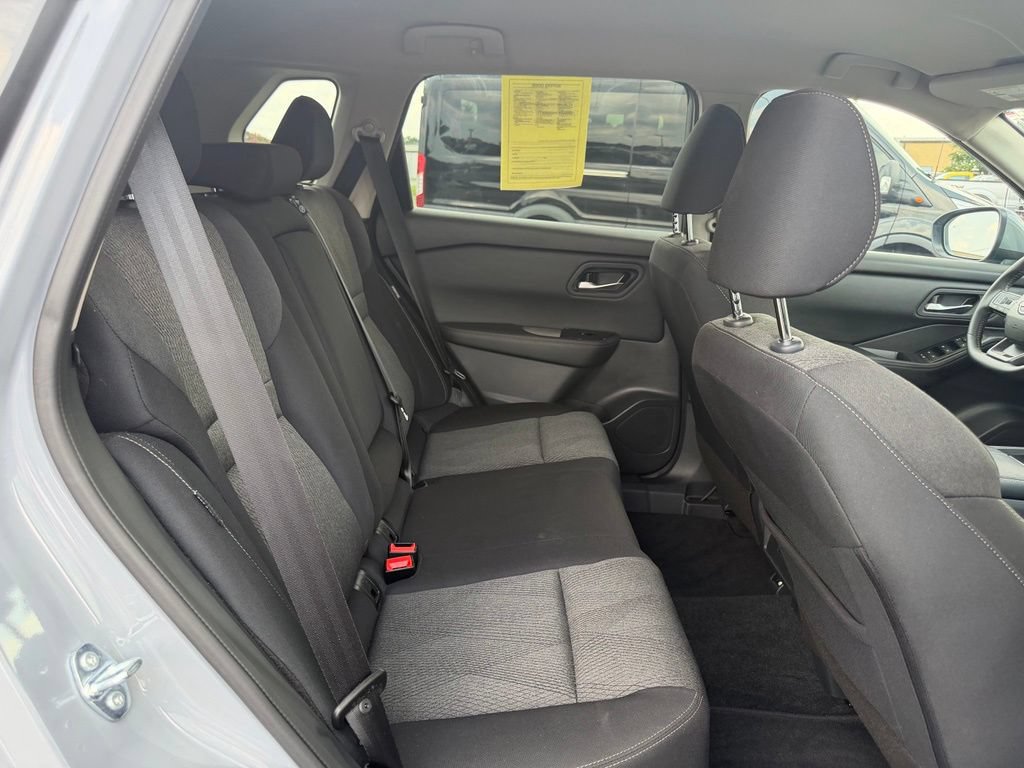 Used 2026 Nissan Rogue SV FWD image 35