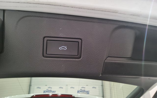 Used 2022 Volkswagen Atlas SEL R-Line image 16