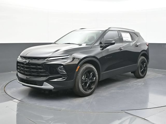 New 2026 Chevrolet Blazer LT w/ Midnight/Sport Edition FWD image 3