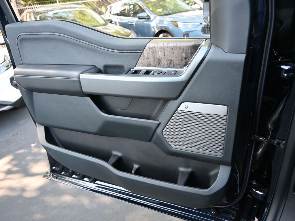New 2025 Ford F350 Lariat w/ Lariat Ultimate Package image 23