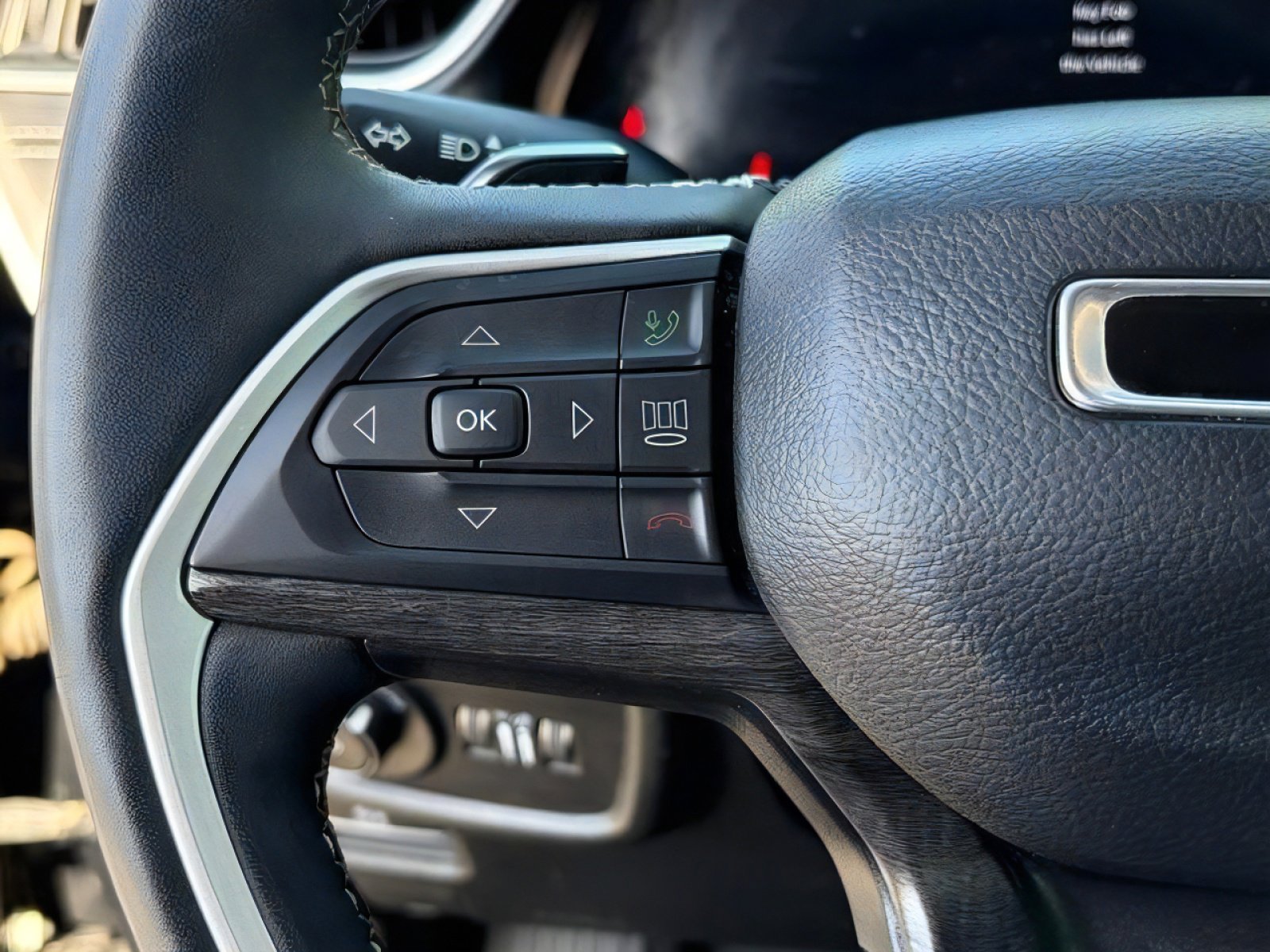 Used 2023 Jeep Grand Cherokee Limited RWD image 20