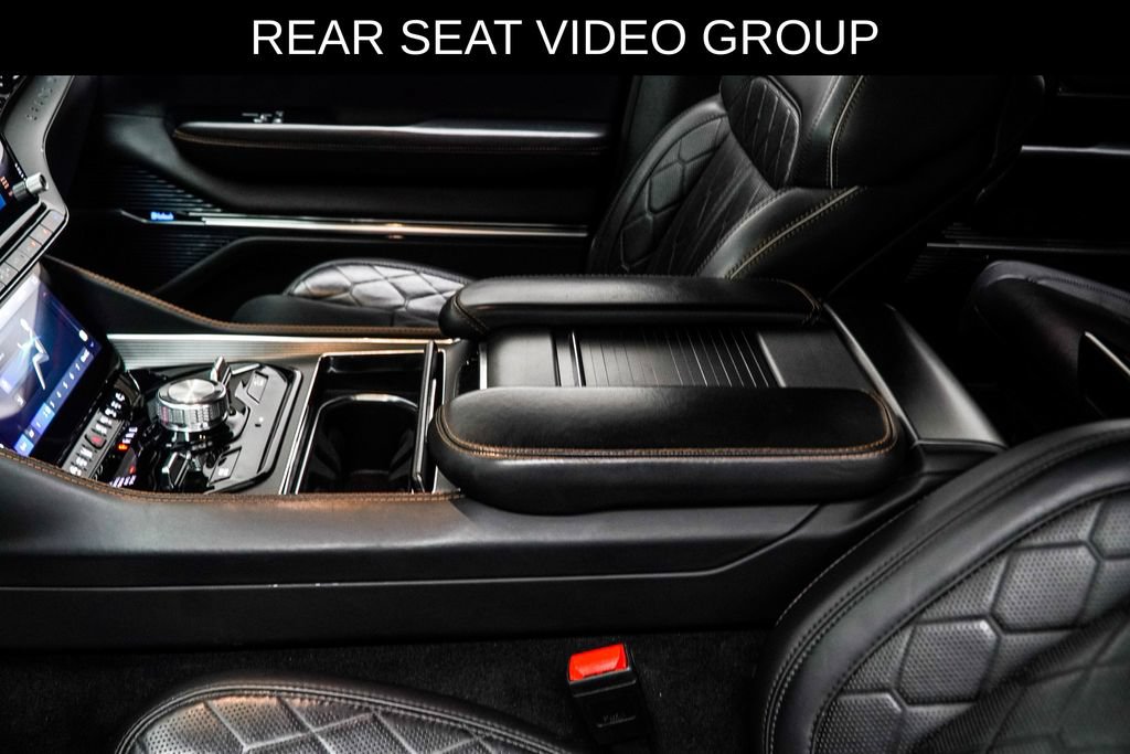 Used 2023 Jeep Grand Wagoneer Series III w/ Rear Seat Video Group 1 AWD/4WD image 18
