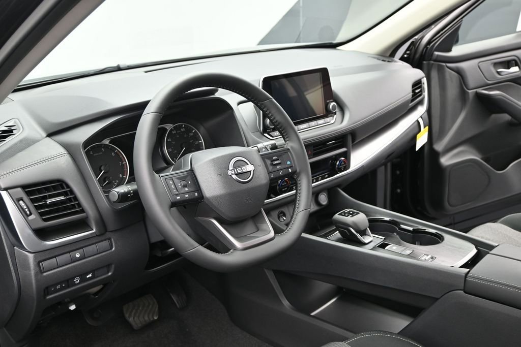New 2026 Nissan Rogue SV FWD image 12