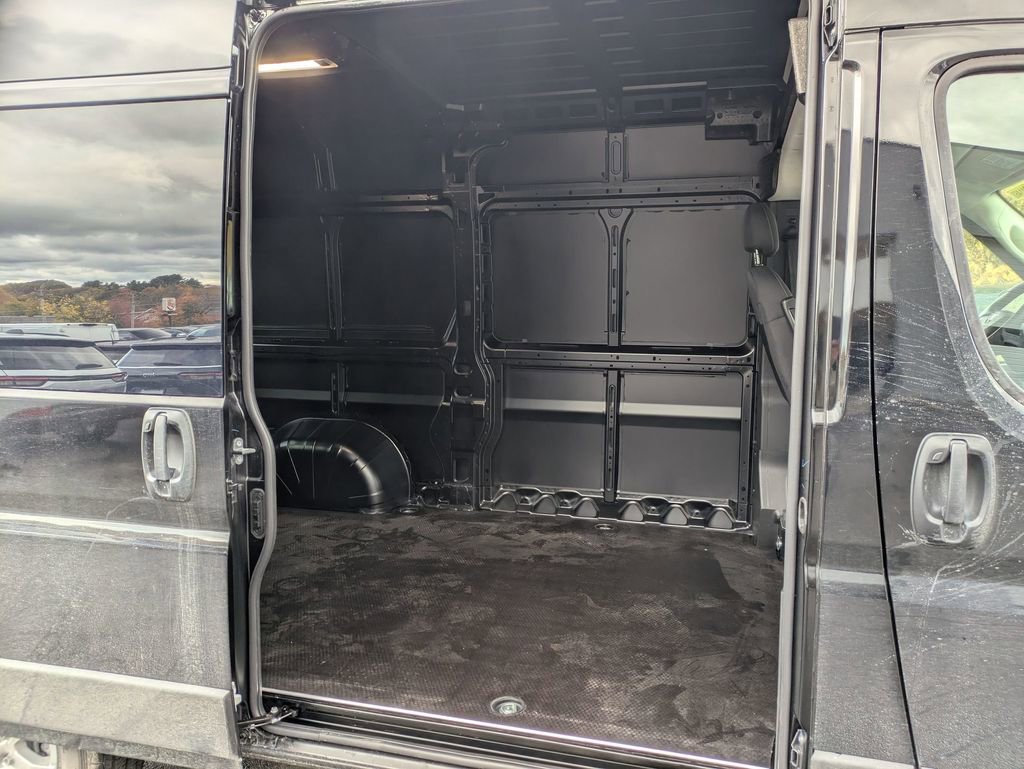 New 2025 RAM ProMaster 2500 w/ Quick Order Package 22G SLT image 29