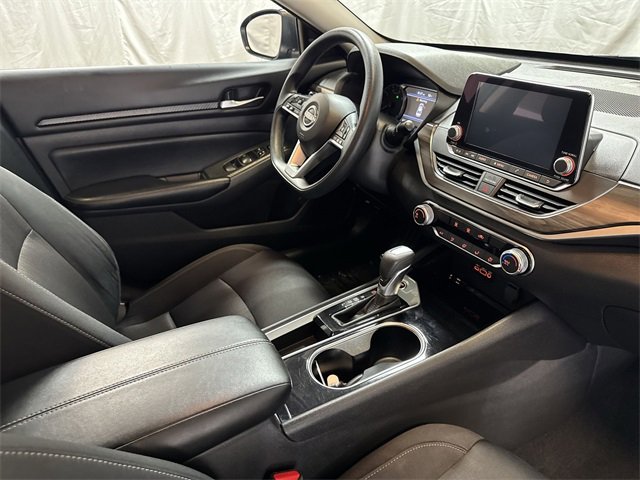 Used 2024 Nissan Altima 2.5 SV image 25
