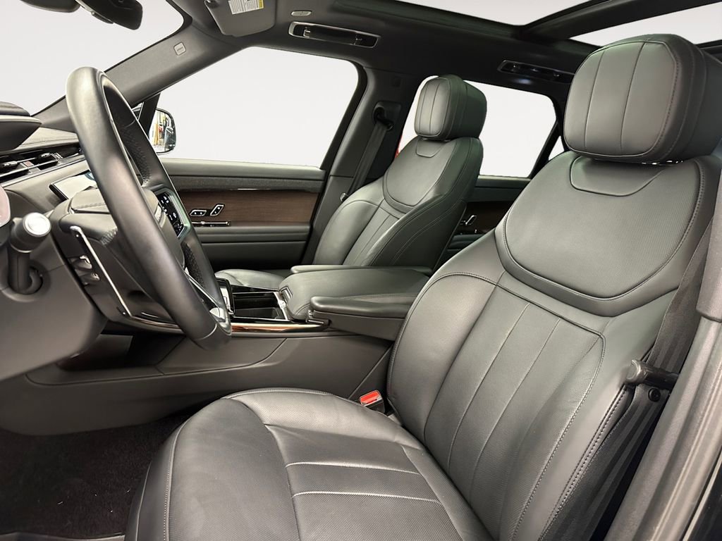 Used 2024 Land Rover Range Rover Sport SE AWD/4WD image 9