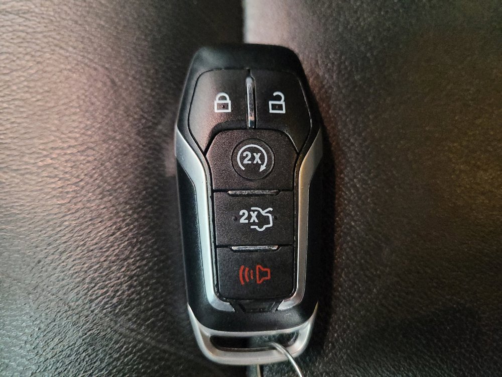 Used 2017 Ford Explorer XLT w/ Equipment Group 202A image 32