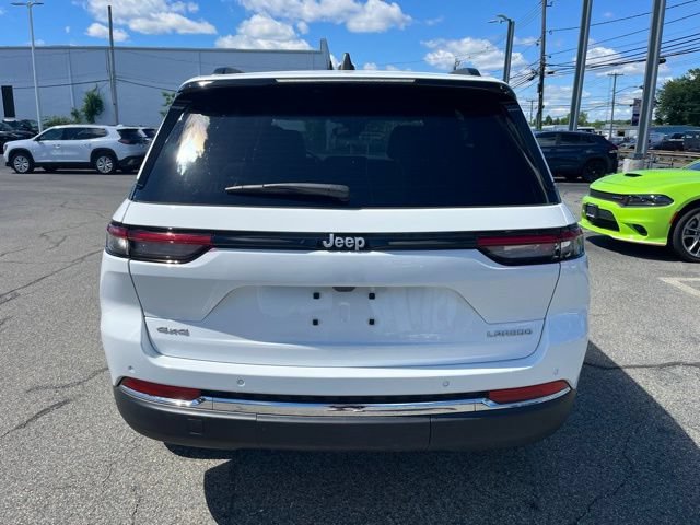 Used 2024 Jeep Grand Cherokee Laredo X AWD/4WD image 4