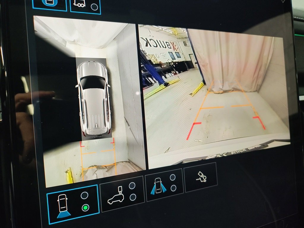 New 2026 GMC Acadia Denali Ultimate w/ LPO, Floor Liner Package image 32