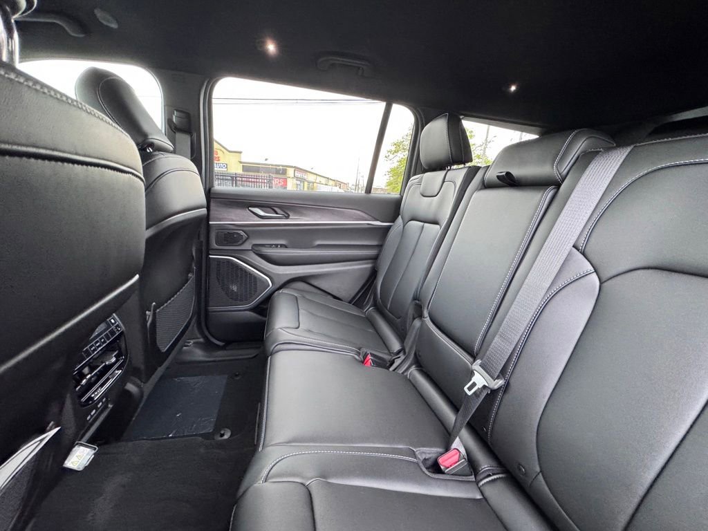 New 2026 Jeep Grand Cherokee L Limited AWD/4WD image 16
