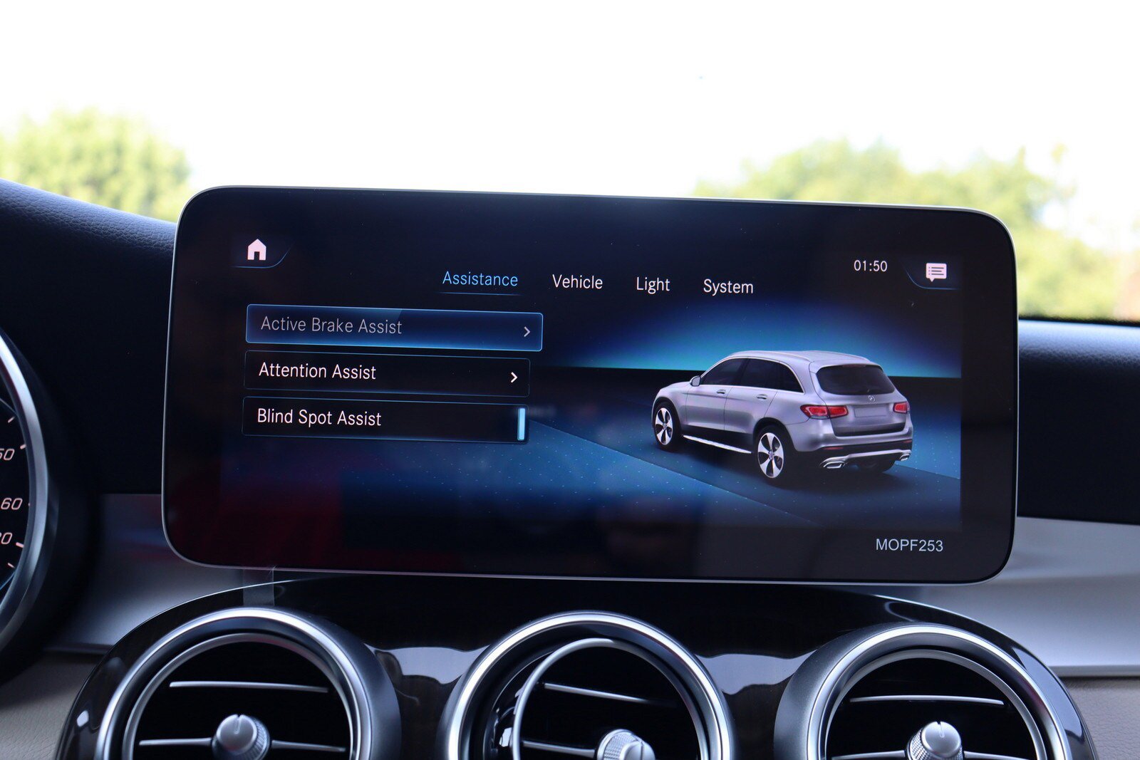 Used 2020 Mercedes-Benz GLC 350e 4MATIC w/ Premium Package image 32