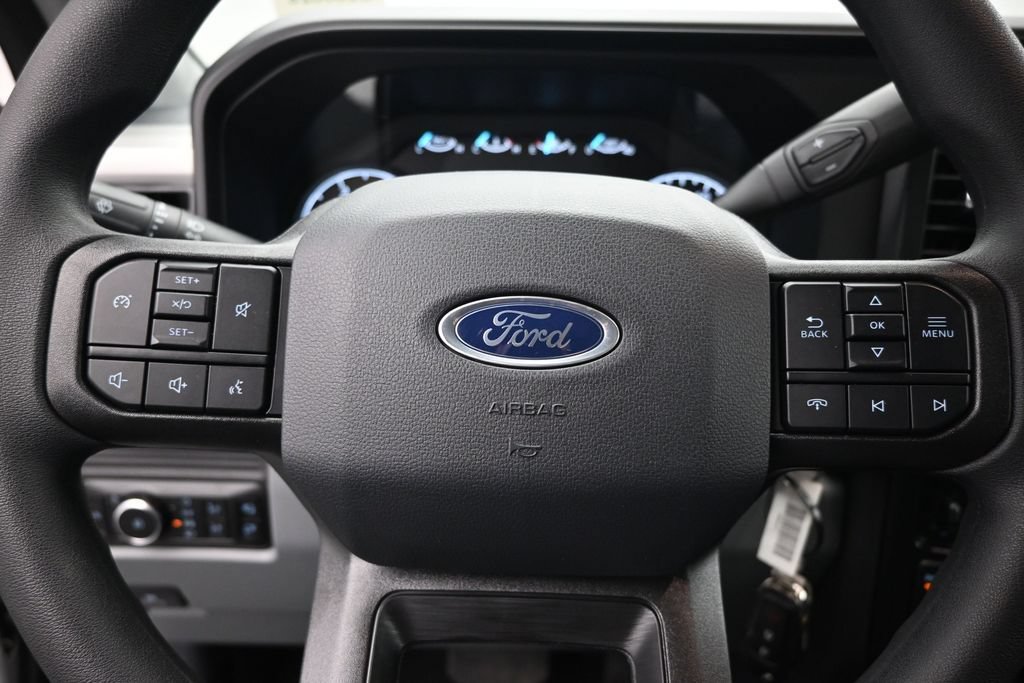 New 2026 Ford F250 XLT w/ FX4 Off-Road Package AWD/4WD image 11