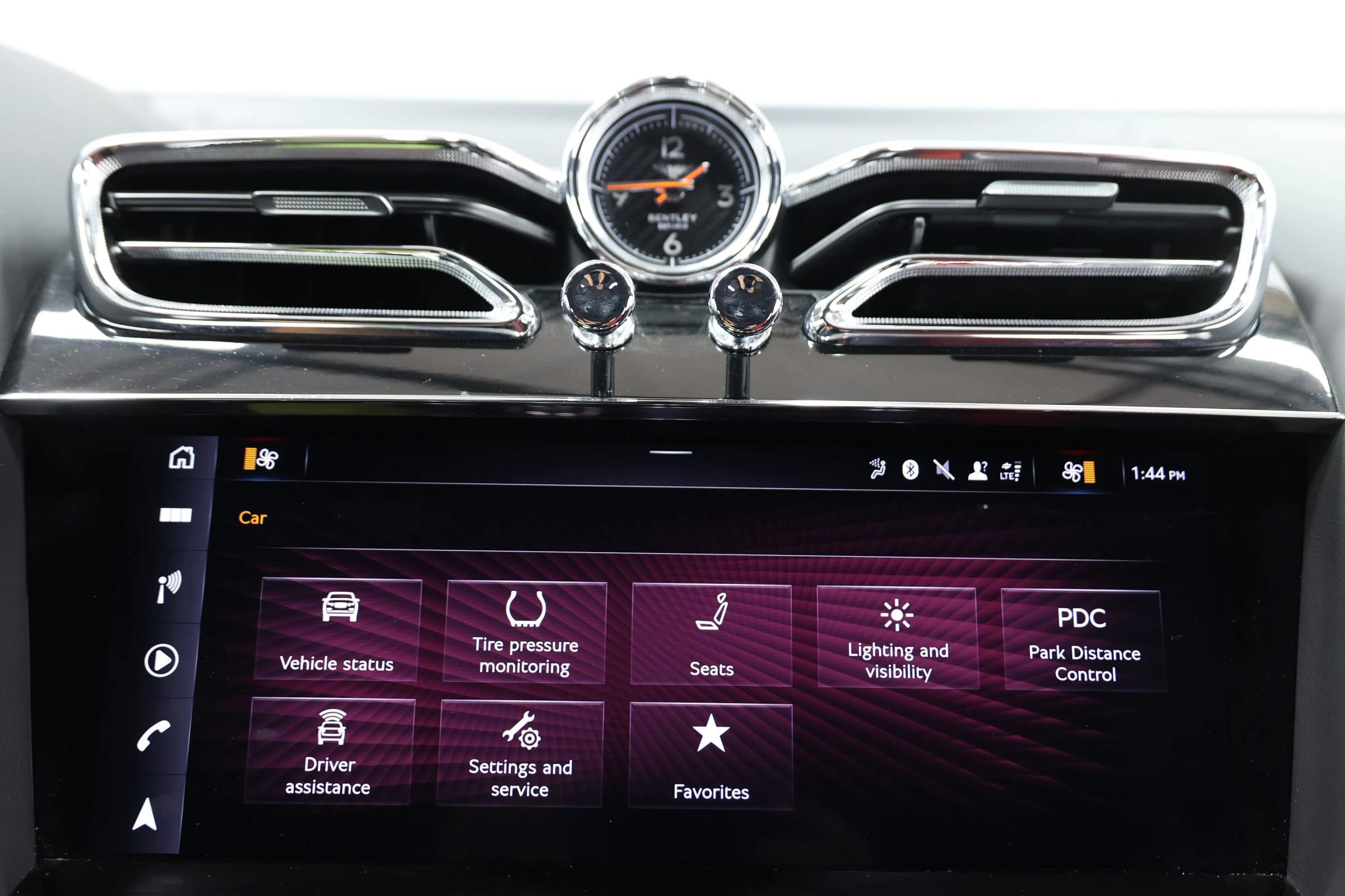 Used 2022 Bentley Bentayga AWD/4WD image 43