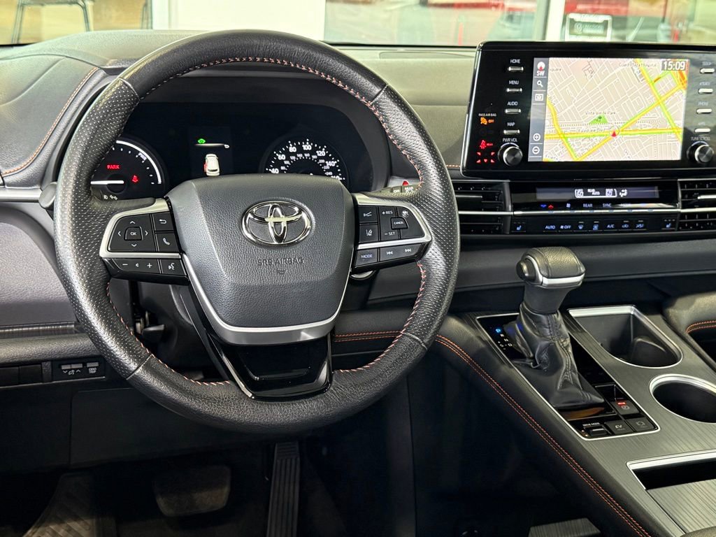 Certified 2021 Toyota Sienna XSE image 34