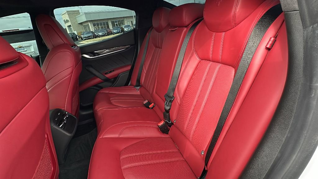 Used 2022 Maserati Ghibli Modena image 13