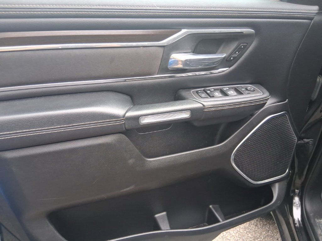 Used 2022 RAM 1500 Laramie AWD/4WD image 9