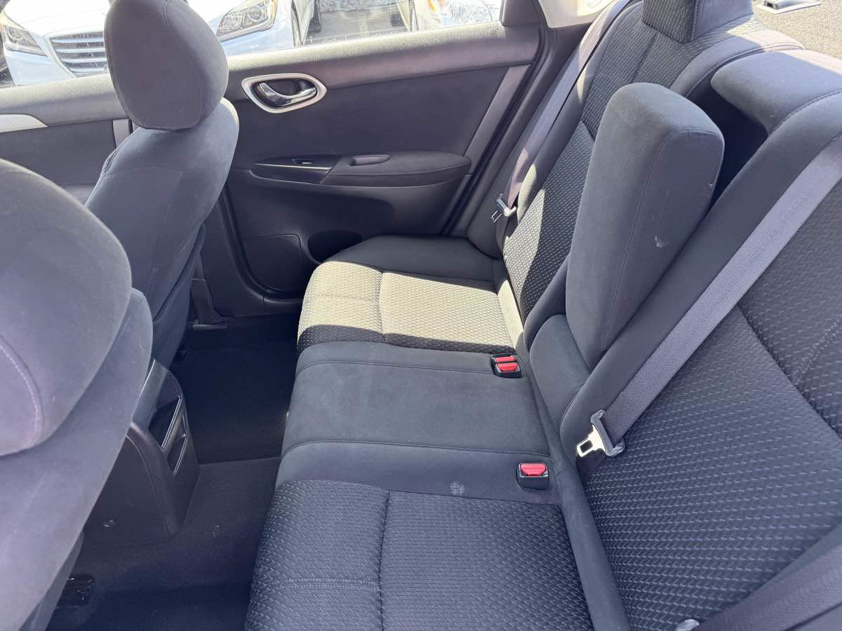 Used 2013 Nissan Sentra SR w/ Driver Pkg FWD image 27