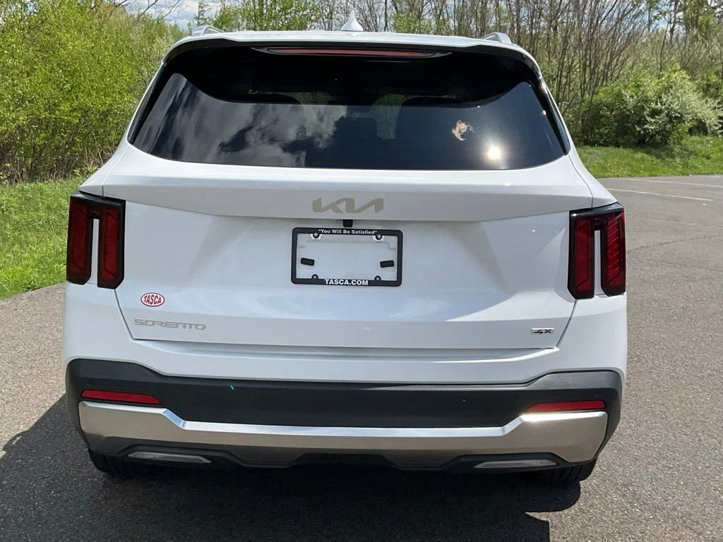 Used 2025 Kia Sorento S AWD/4WD image 8