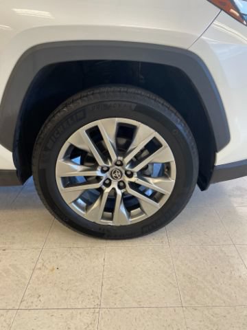 Used 2022 Toyota RAV4 XLE Premium FWD image 26