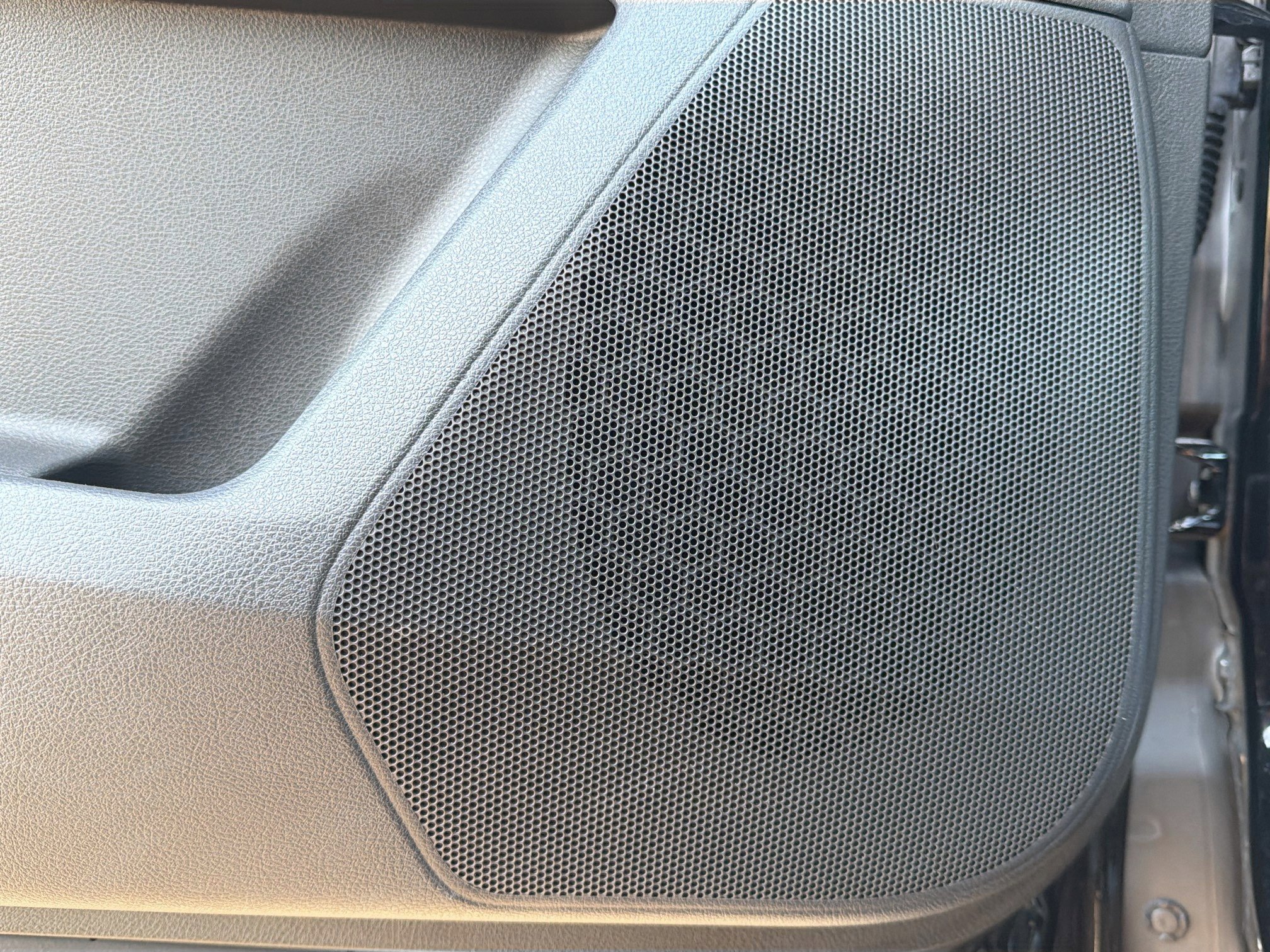 Used 2023 Nissan Pathfinder SV w/ SV Premium Package image 24