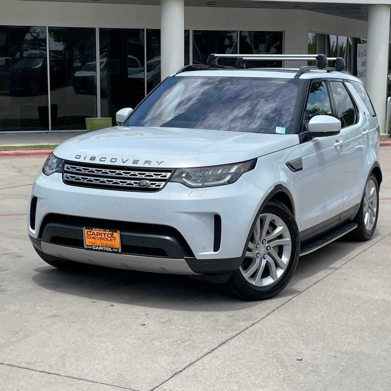 Used 2019 Land Rover Discovery HSE AWD/4WD image 9