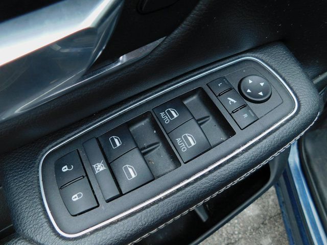 Used 2024 RAM 1500 Laramie image 8