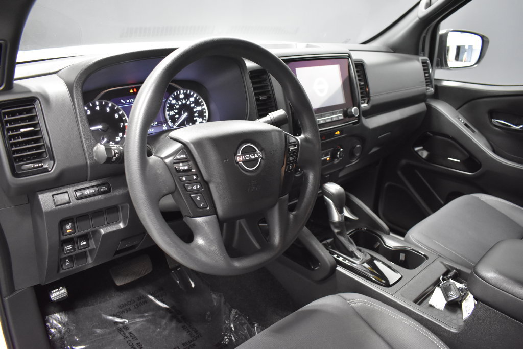 Certified 2023 Nissan Frontier SV w/ Midnight Edition Package AWD/4WD image 4