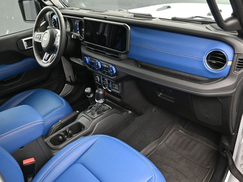 Used 2024 Jeep Wrangler Sahara image 15