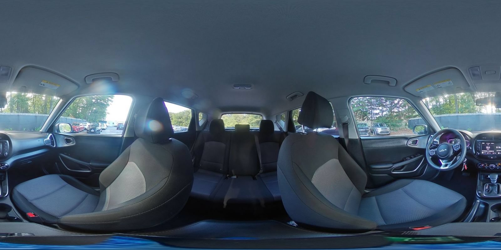 Used 2025 Kia Soul LX w/ LX Technology Package FWD image 40