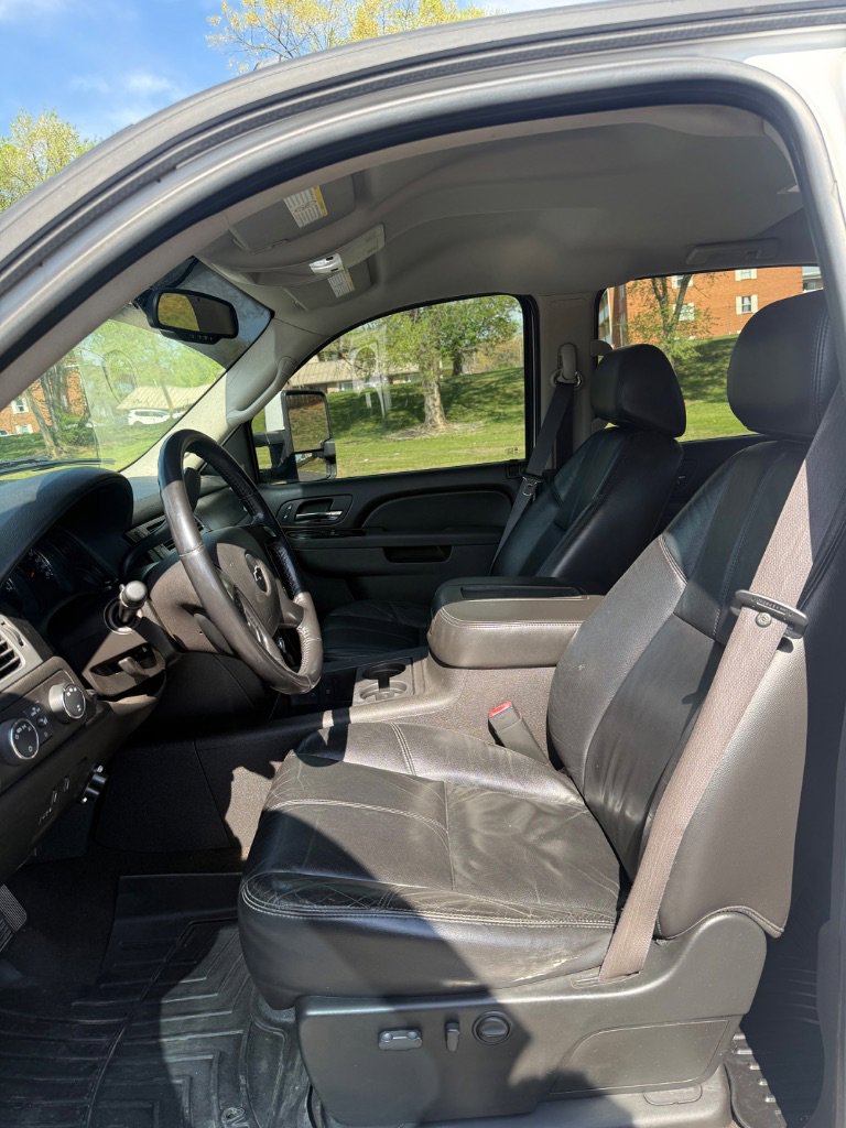 Used 2010 Chevrolet Silverado 2500 LTZ w/ Convenience Package AWD/4WD image 10