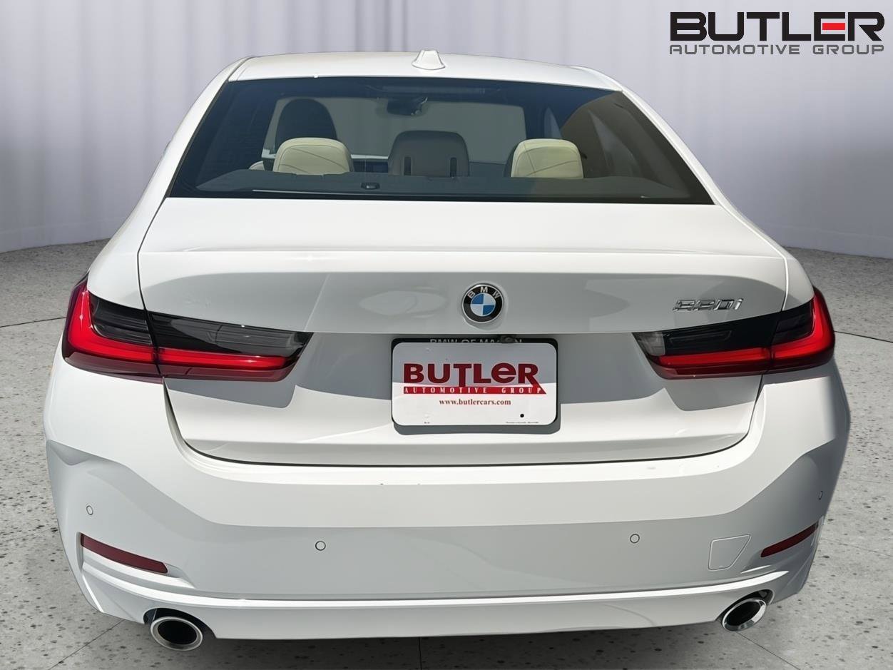 Certified 2023 BMW 330i Sedan w/ Convenience Package RWD image 5