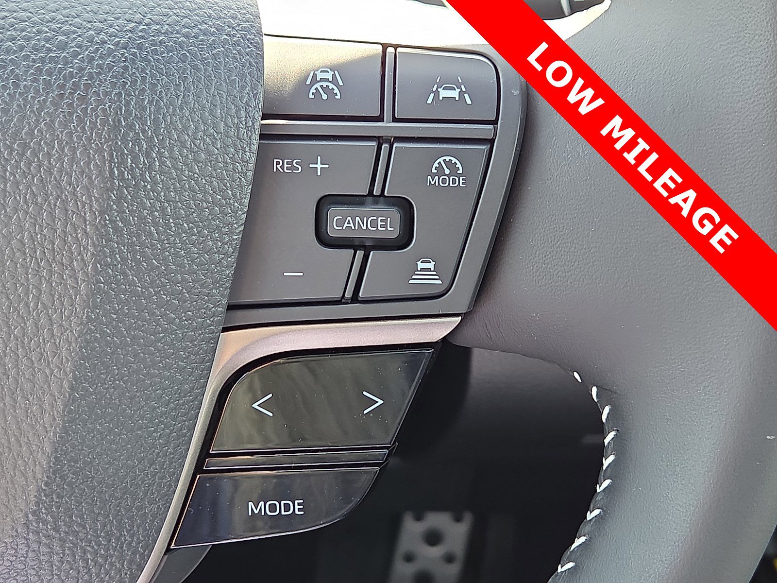 Used 2025 Toyota Camry SE FWD image 22