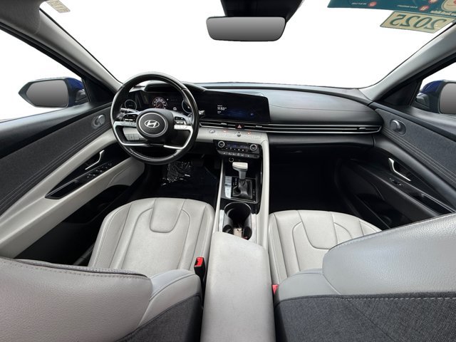 Used 2025 Hyundai Elantra Limited FWD image 13