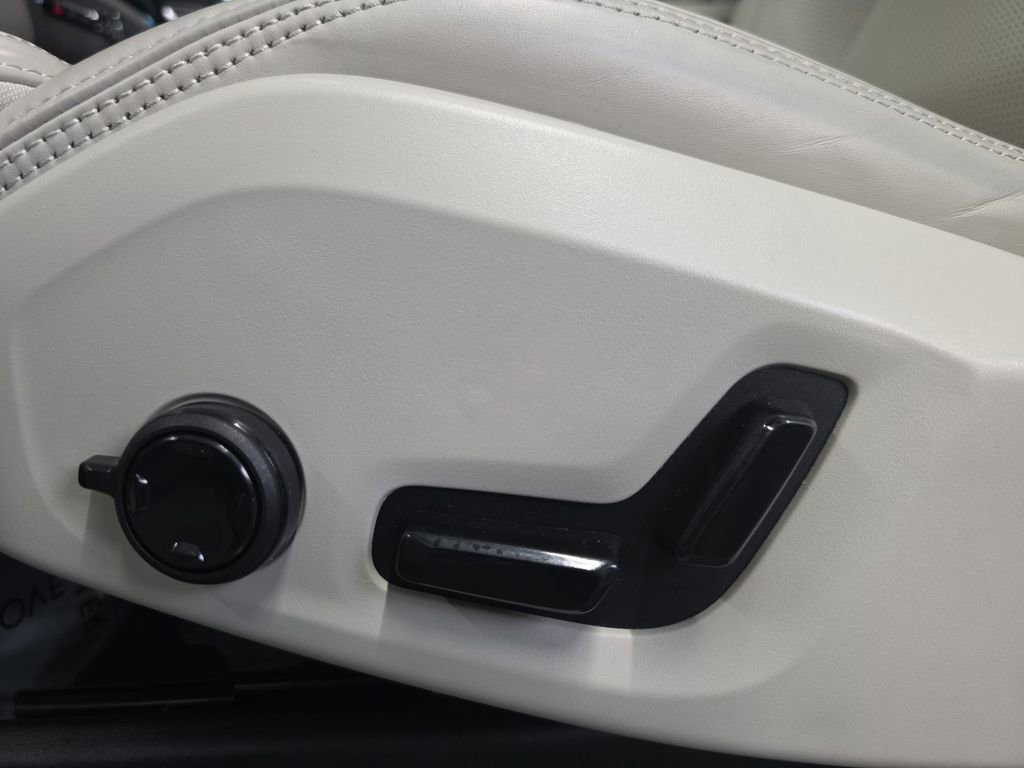 Used 2022 Volvo XC90 T6 Inscription w/ Advanced Package image 44