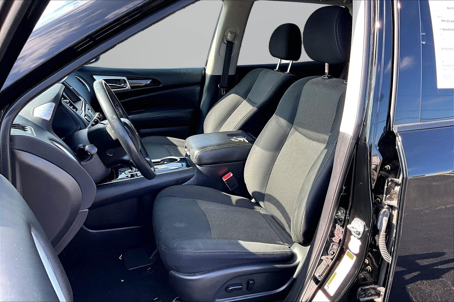 Used 2020 Nissan Pathfinder SV FWD image 15