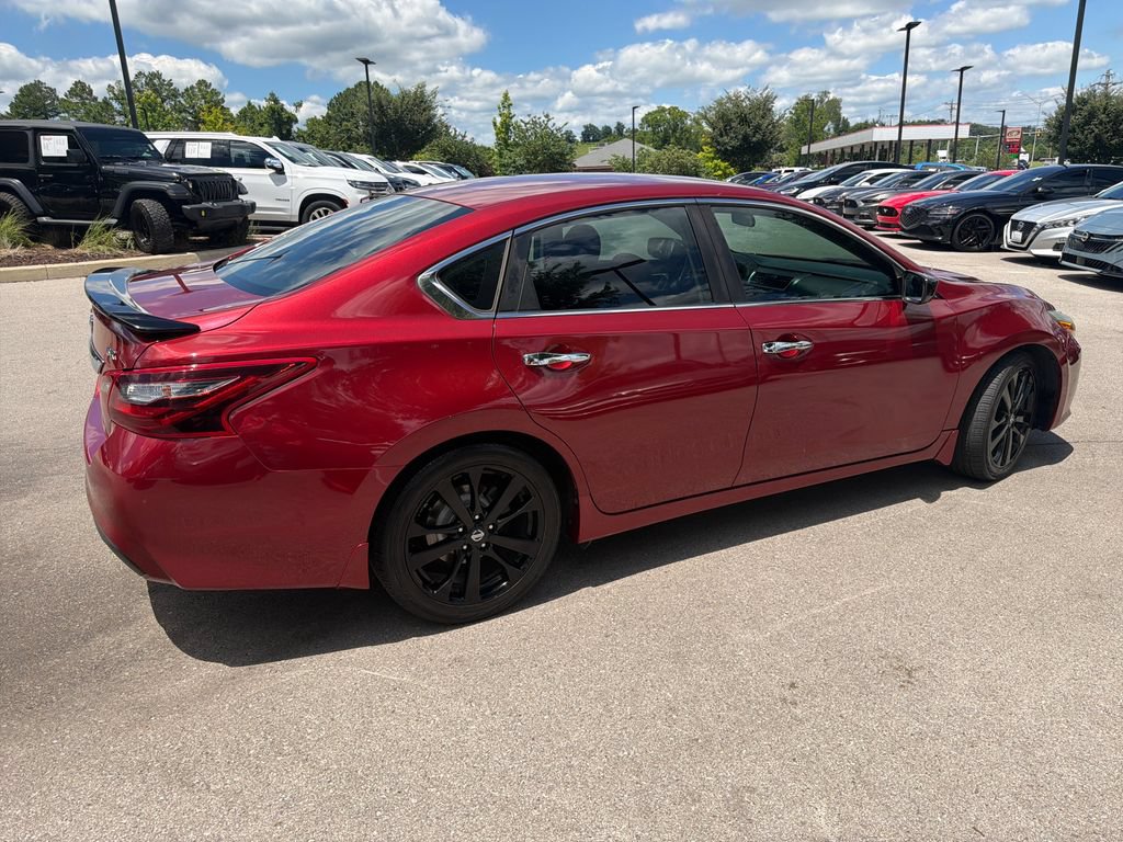 Used 2017 Nissan Altima 2.5 SR w/ Midnight Edition Package FWD image 7