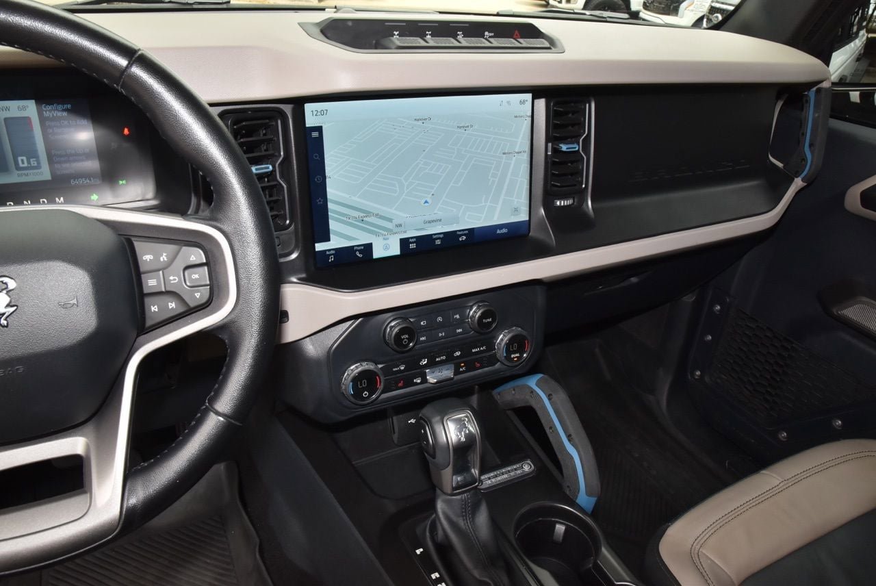 Used 2023 Ford Bronco Wildtrak image 27