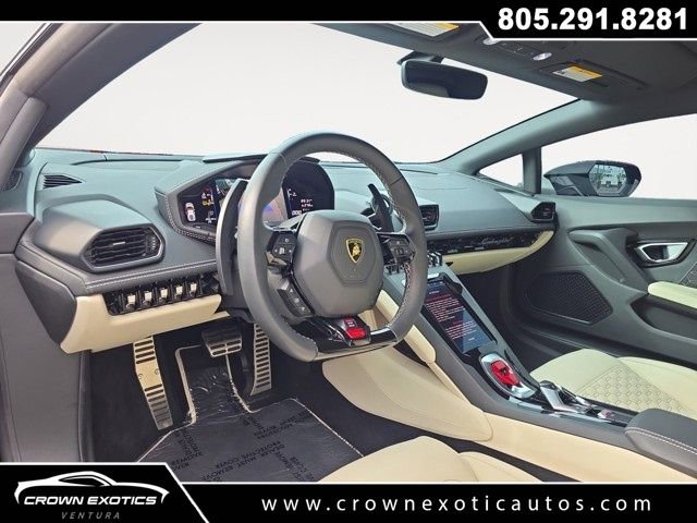 Used 2020 Lamborghini Huracan EVO image 12