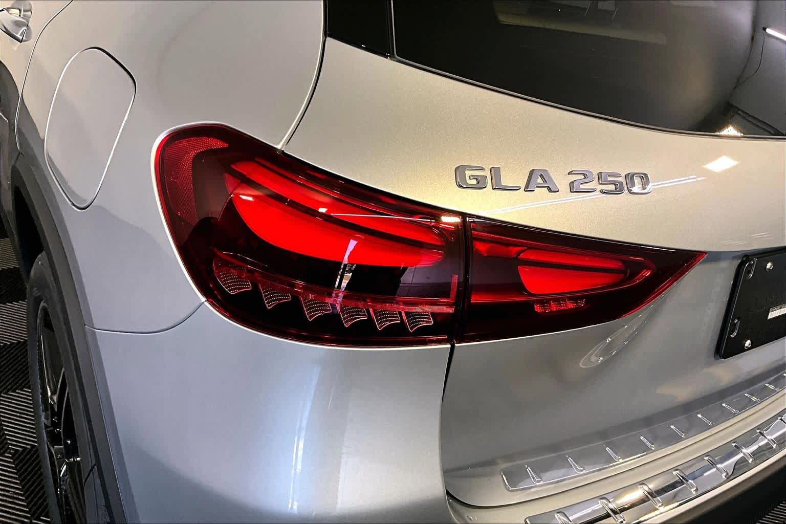 New 2026 Mercedes-Benz GLA 250 4MATIC image 5