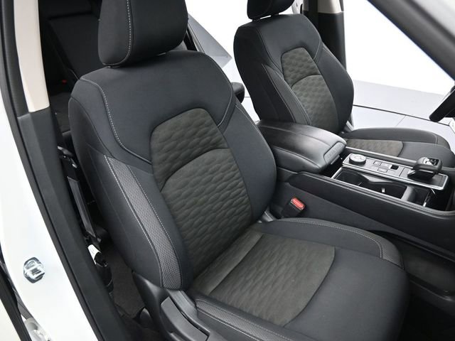 Used 2024 Nissan Pathfinder SV image 10