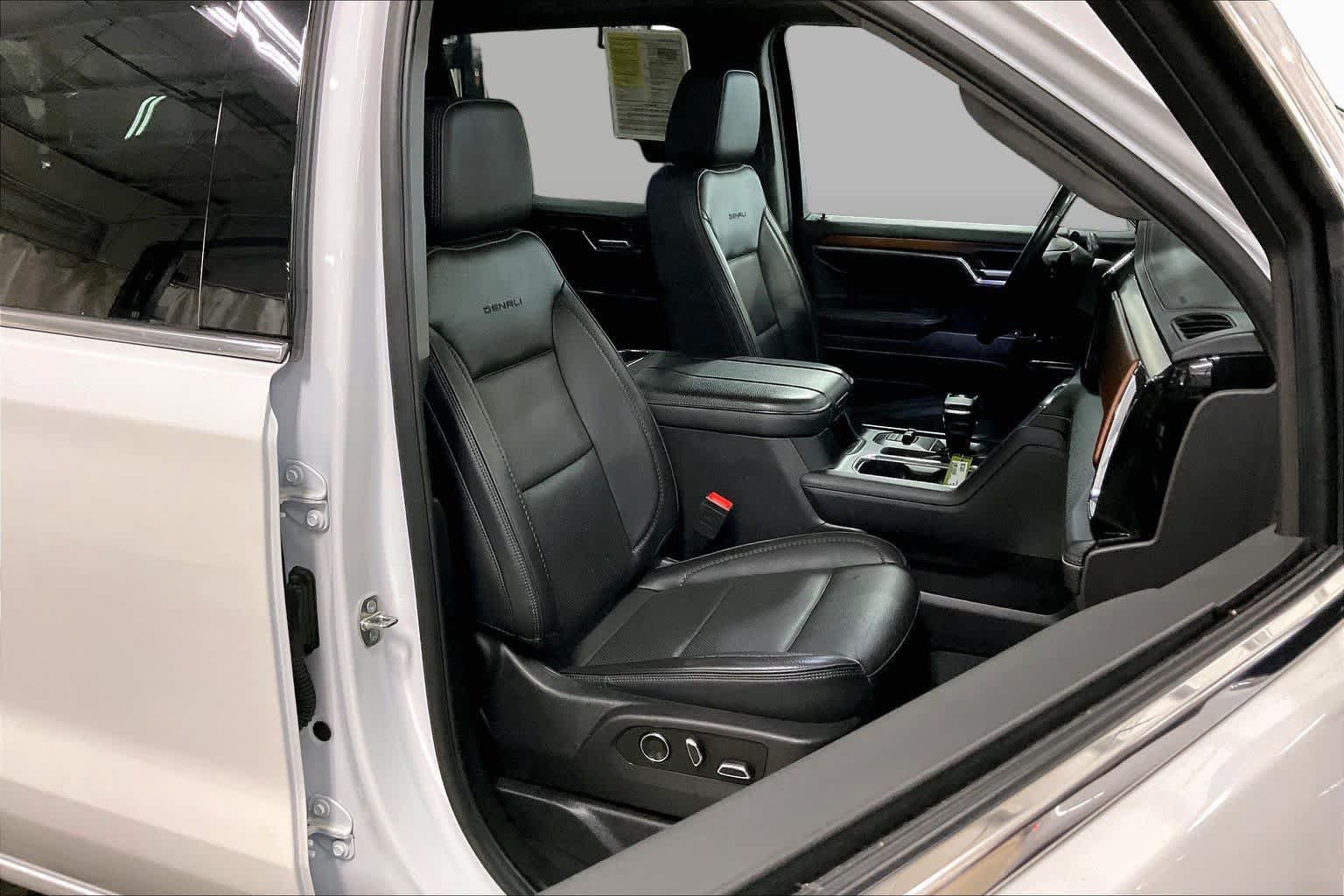 Used 2024 GMC Sierra 1500 Denali w/ Denali Reserve Package AWD/4WD image 9