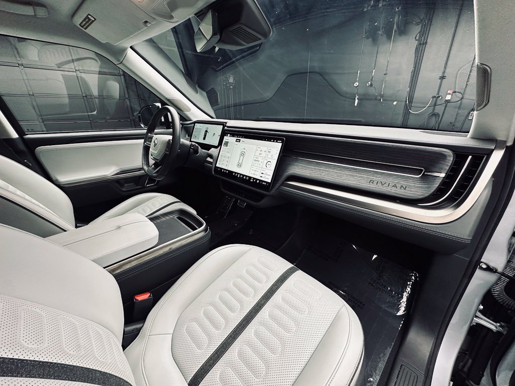 Used 2024 Rivian R1S Adventure Dual AWD/4WD image 20