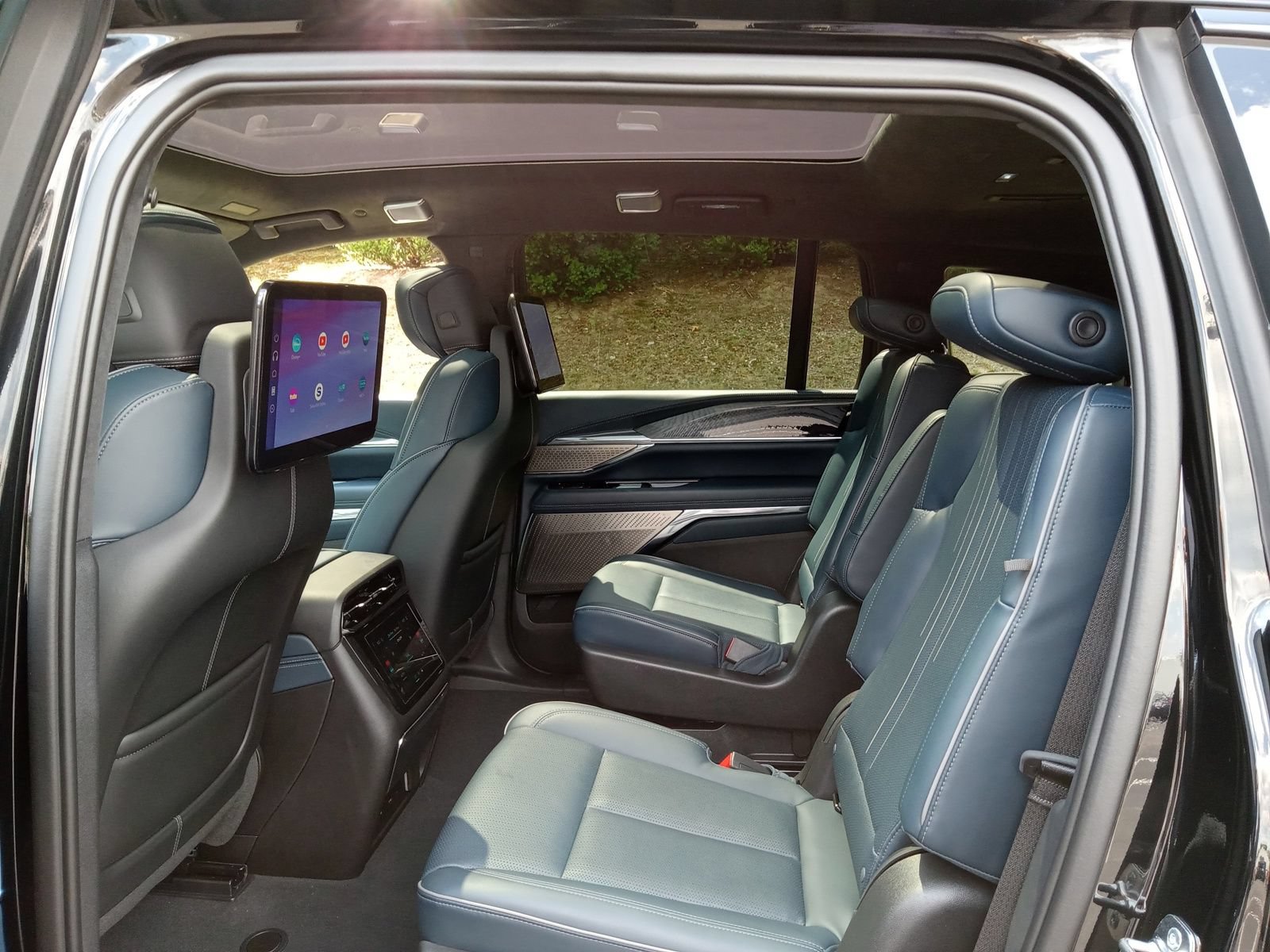 Used 2025 Cadillac Escalade IQ Sport 2 AWD/4WD image 25